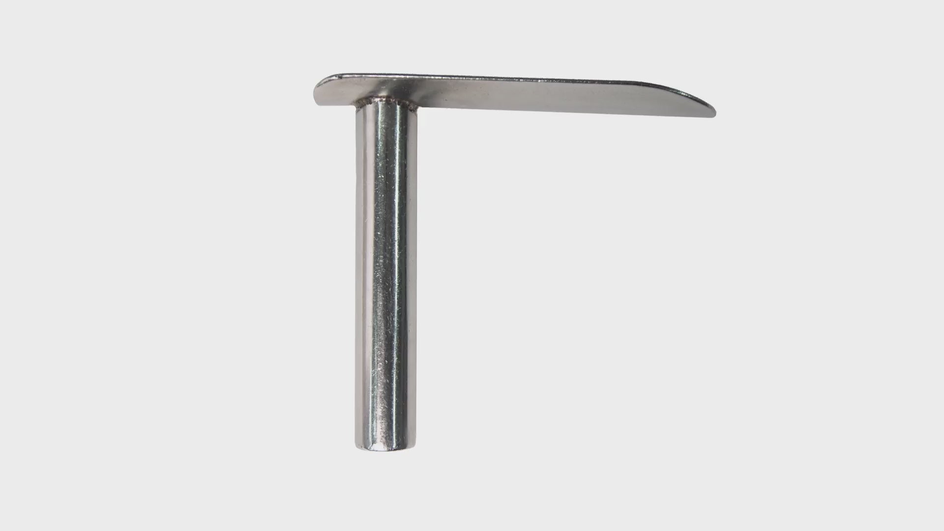 Shoemaking the long way round: decades of experience, every stitch considered, every detail built to last.